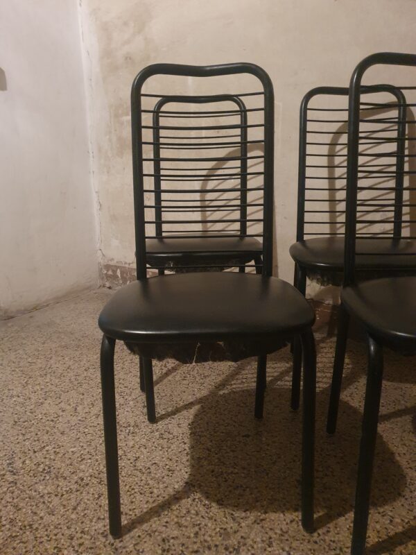 Set di sedie nere in ferro con seduta in ecopelle - immagine 4