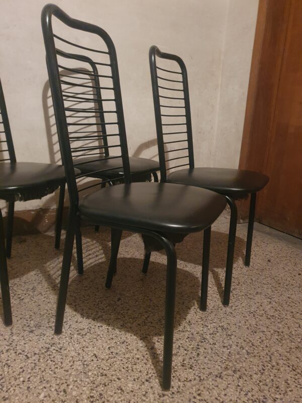 Set di sedie nere in ferro con seduta in ecopelle - immagine 3