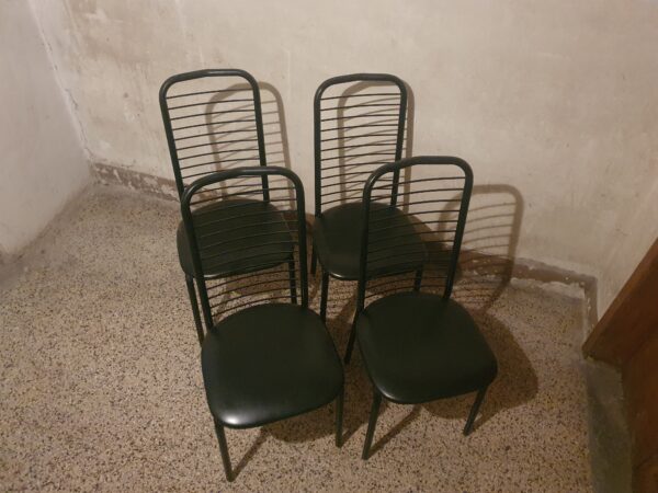 Set di sedie nere in ferro con seduta in ecopelle - immagine 2
